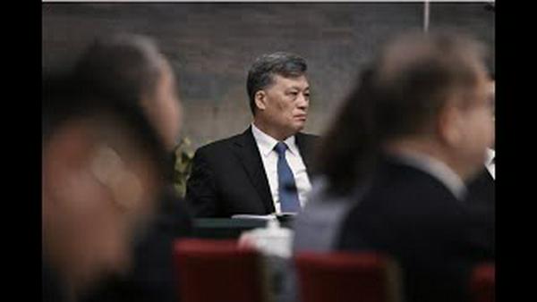 实锤！马兴瑞遭双规！只待官宣。李希还能露脸。习两个茶杯显眼。党报发文：让领导干部能上能下！暗指习该下了？美国轰炸机与日本战机并肩巡航，回应中俄联手霸凌