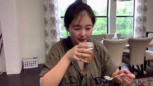 【猫神私房菜-牛肉面】两天没有更新视频了，朋友们都在等待猫神吗？猫神前天在外被人认出来围攻，被骂成汉奸、台独，后来我们吵起来了，猫神头也碰破了，惊动了警察