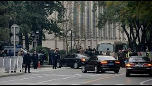 今天，四中全会登场！政变疑云笼罩，大量军车开往北京。人日突然高捧习，但环时暗示习该走人：世界期待从四中听到好消息！胡春华最新传闻。前美国高官这样评习