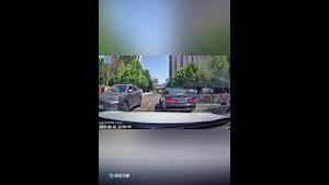 火了！女高官当众撒野，被人肉搜索！